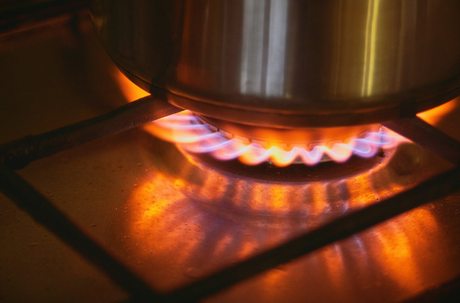 Gas Safety Certificates (CP12) — Surrey Heating, heating engineers and plumbers in West Molesey, Surrey